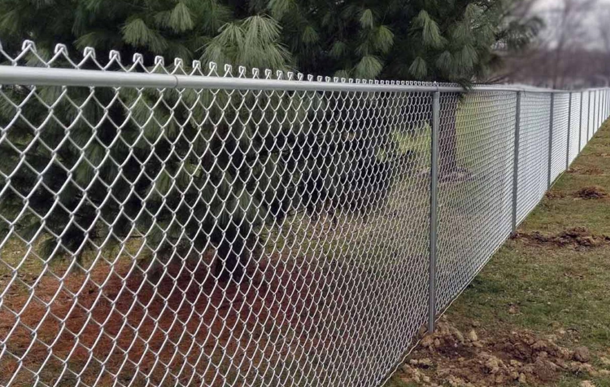 Affordable chain-link fence installation in Perth Amboy